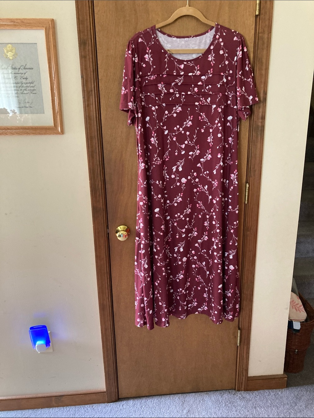 Women’s Floral Short-Sleeve Maxi Dress in Burgundy